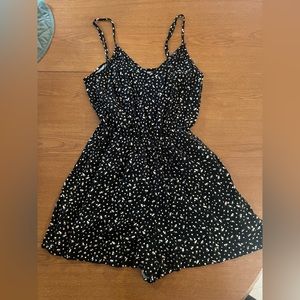 H&M XS Black and Yellow Romper with Pockets
